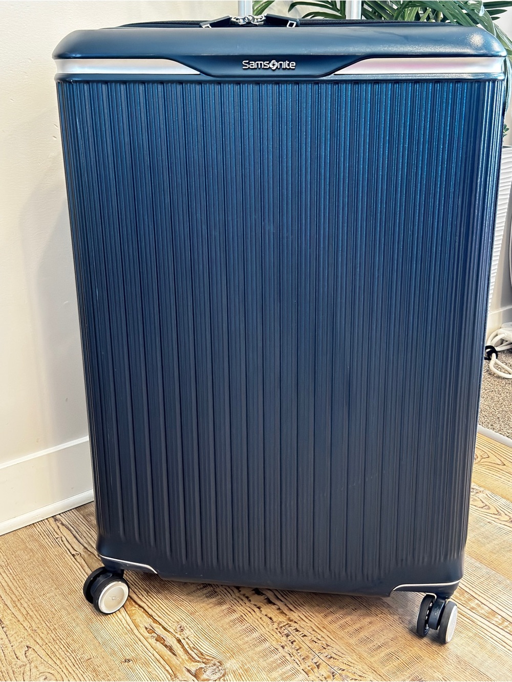 SAMSONITE Silhouette 18 Hardside Exp. Spinner 5 31" Check-In LUGGAGE SUITCASE - Picture 4 of 17